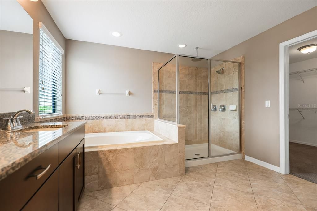 В аренду: $3,995 (5 спален, 4 ванн, 3552 Квадратных фут)