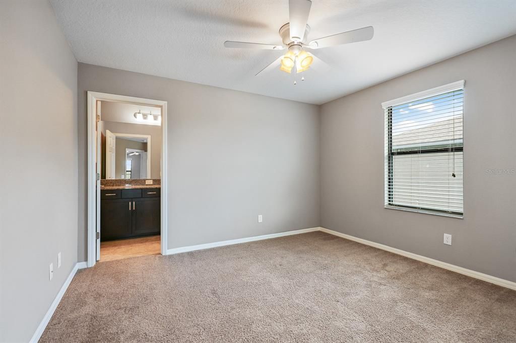 В аренду: $3,995 (5 спален, 4 ванн, 3552 Квадратных фут)