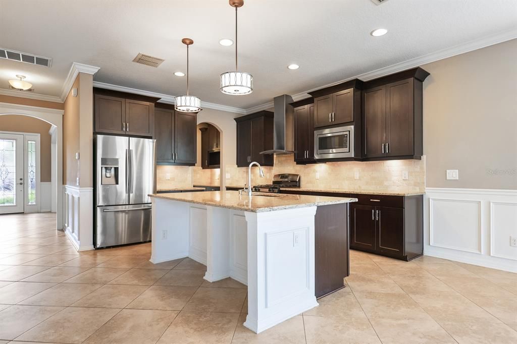 В аренду: $3,995 (5 спален, 4 ванн, 3552 Квадратных фут)
