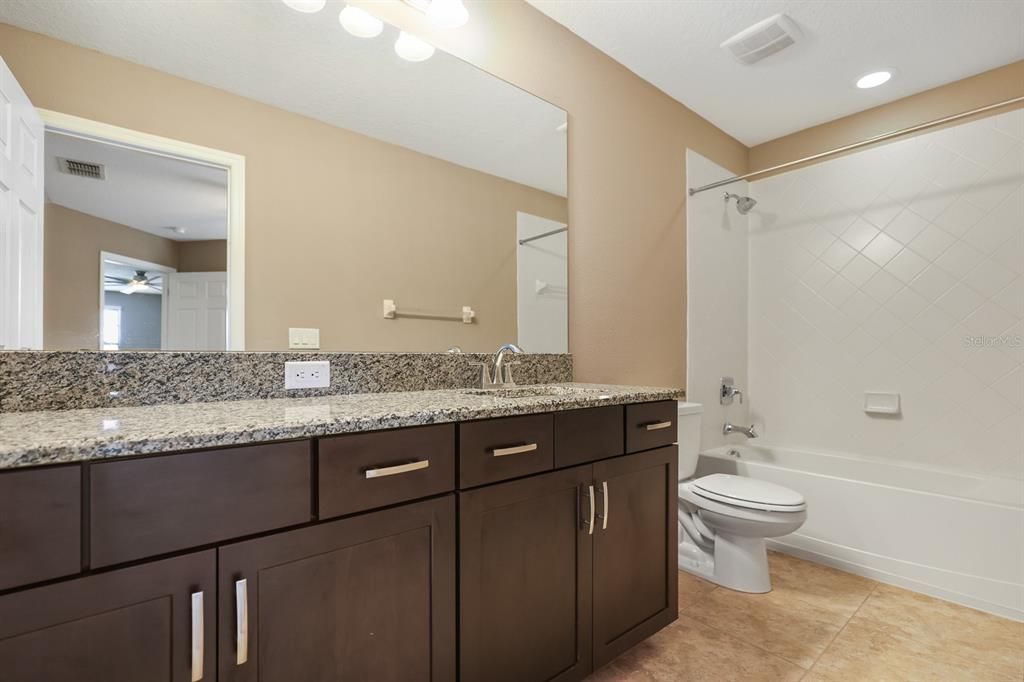 В аренду: $3,995 (5 спален, 4 ванн, 3552 Квадратных фут)