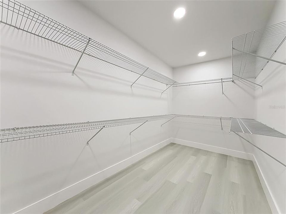 For Sale: $589,000 (4 beds, 3 baths, 2554 Square Feet)