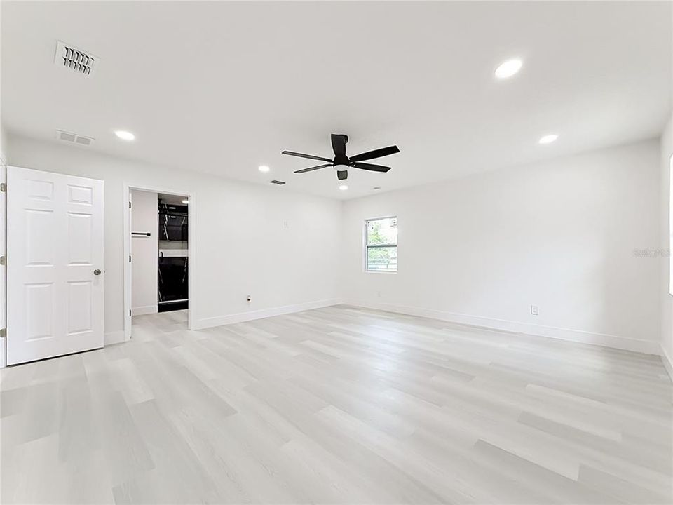 For Sale: $589,000 (4 beds, 3 baths, 2554 Square Feet)