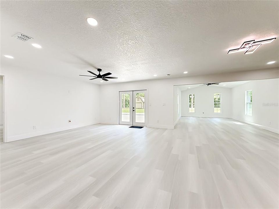 For Sale: $589,000 (4 beds, 3 baths, 2554 Square Feet)