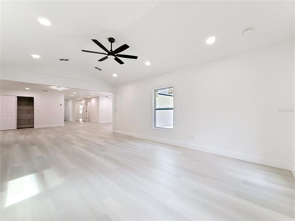 For Sale: $589,000 (4 beds, 3 baths, 2554 Square Feet)
