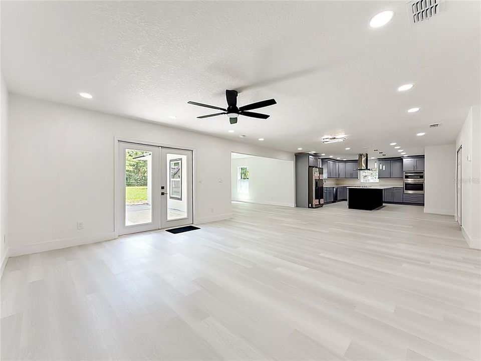 For Sale: $589,000 (4 beds, 3 baths, 2554 Square Feet)