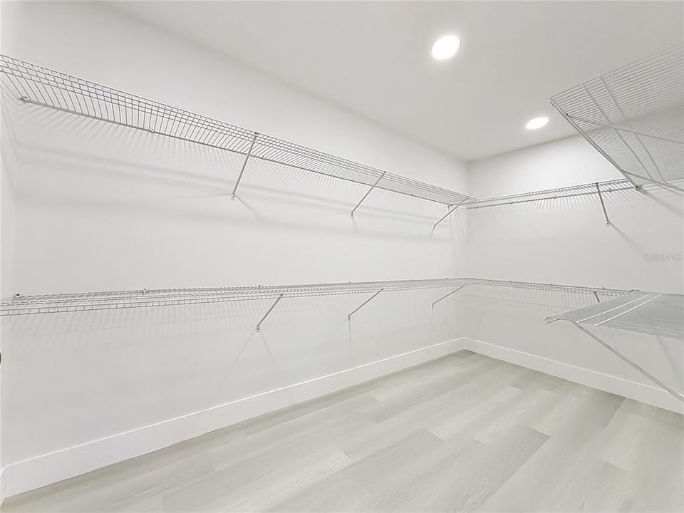 For Sale: $589,000 (4 beds, 3 baths, 2554 Square Feet)