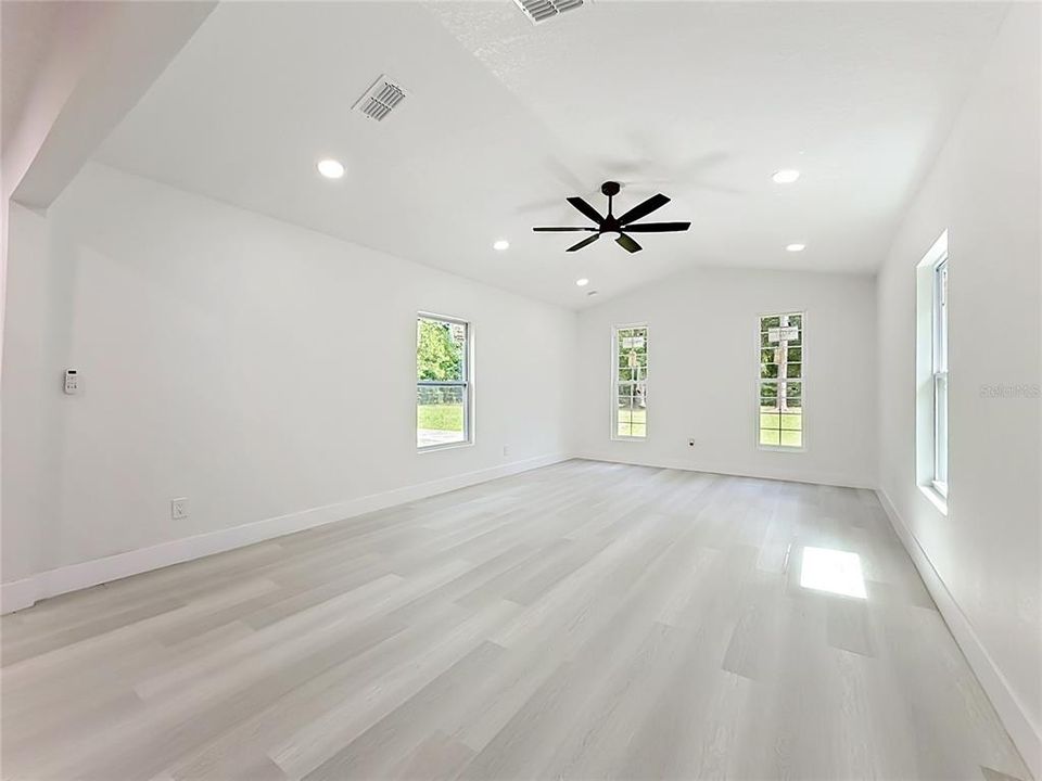 For Sale: $589,000 (4 beds, 3 baths, 2554 Square Feet)