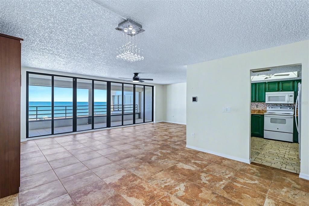 For Sale: $875,000 (2 beds, 2 baths, 1330 Square Feet)