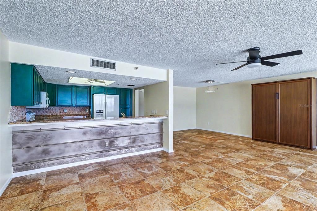 For Sale: $875,000 (2 beds, 2 baths, 1330 Square Feet)