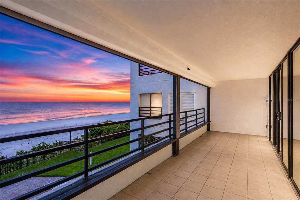 For Sale: $875,000 (2 beds, 2 baths, 1330 Square Feet)