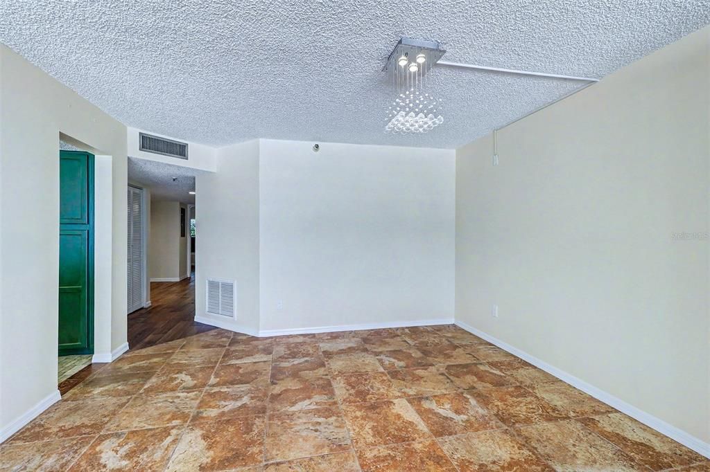 For Sale: $875,000 (2 beds, 2 baths, 1330 Square Feet)