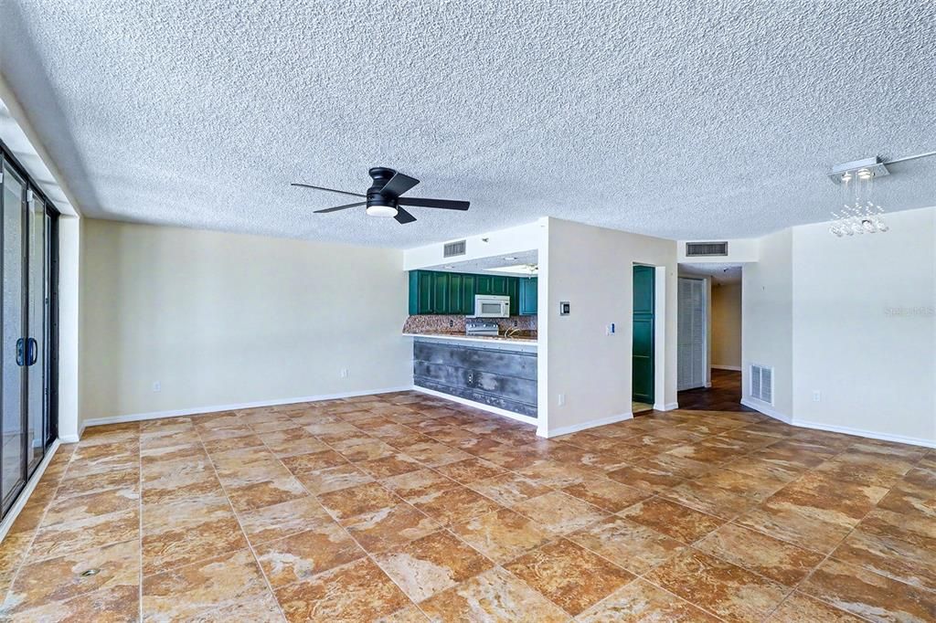 For Sale: $875,000 (2 beds, 2 baths, 1330 Square Feet)