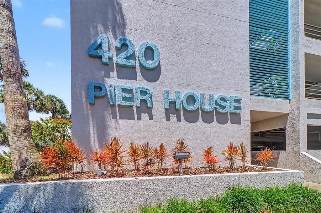For Sale: $875,000 (2 beds, 2 baths, 1330 Square Feet)