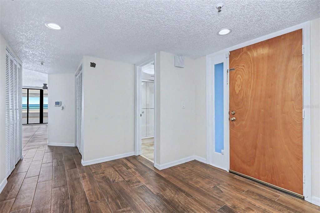 For Sale: $875,000 (2 beds, 2 baths, 1330 Square Feet)