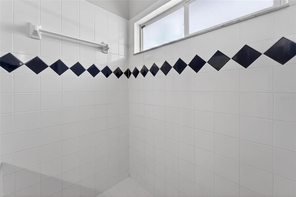 For Sale: $339,900 (3 beds, 2 baths, 1553 Square Feet)