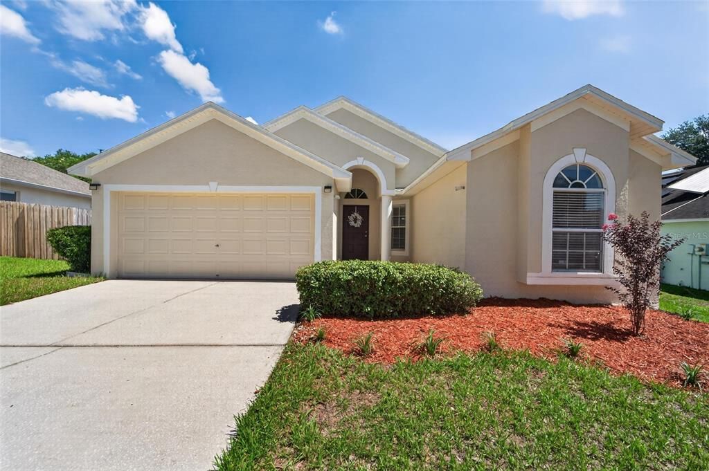 For Sale: $339,900 (3 beds, 2 baths, 1553 Square Feet)