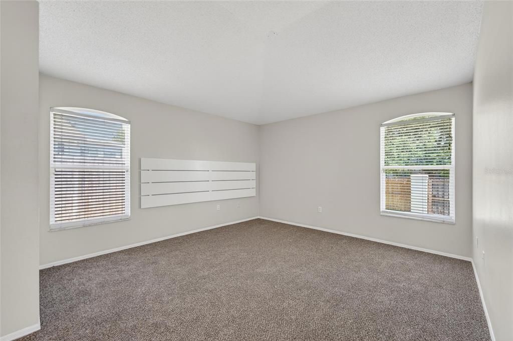 For Sale: $339,900 (3 beds, 2 baths, 1553 Square Feet)