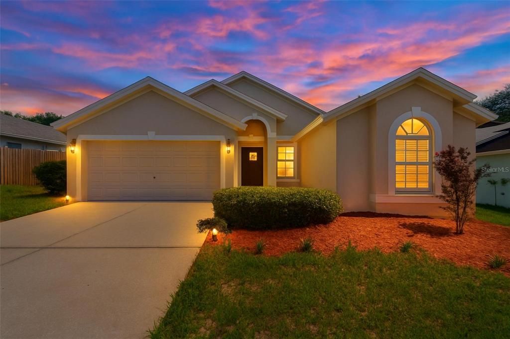 For Sale: $339,900 (3 beds, 2 baths, 1553 Square Feet)