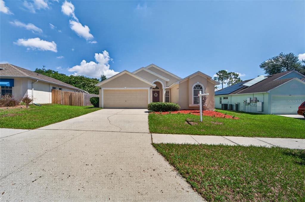 For Sale: $339,900 (3 beds, 2 baths, 1553 Square Feet)