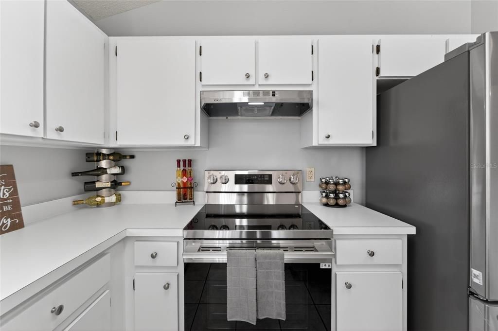 For Sale: $339,900 (3 beds, 2 baths, 1553 Square Feet)