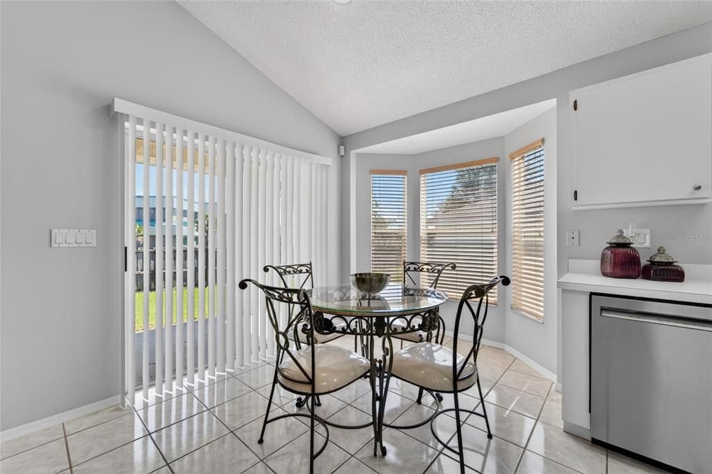 For Sale: $339,900 (3 beds, 2 baths, 1553 Square Feet)