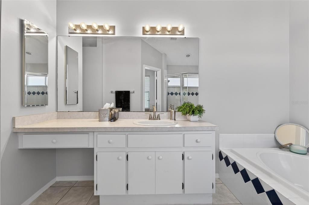 For Sale: $339,900 (3 beds, 2 baths, 1553 Square Feet)