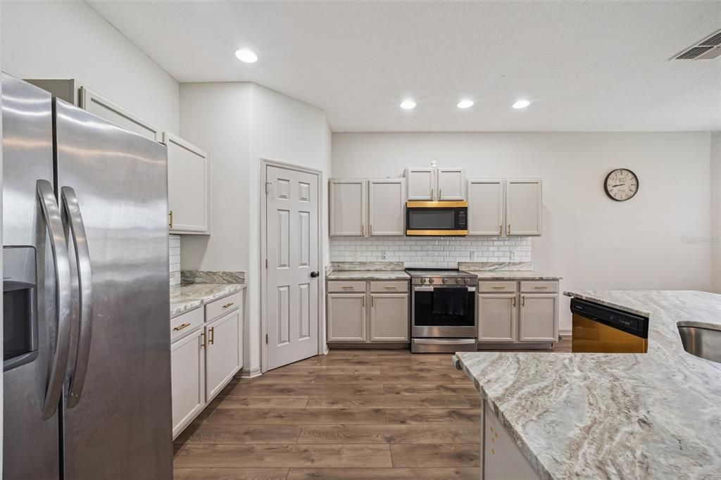 For Sale: $444,900 (4 beds, 3 baths, 3474 Square Feet)