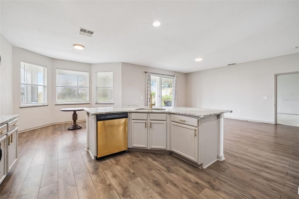 For Sale: $444,900 (4 beds, 3 baths, 3474 Square Feet)