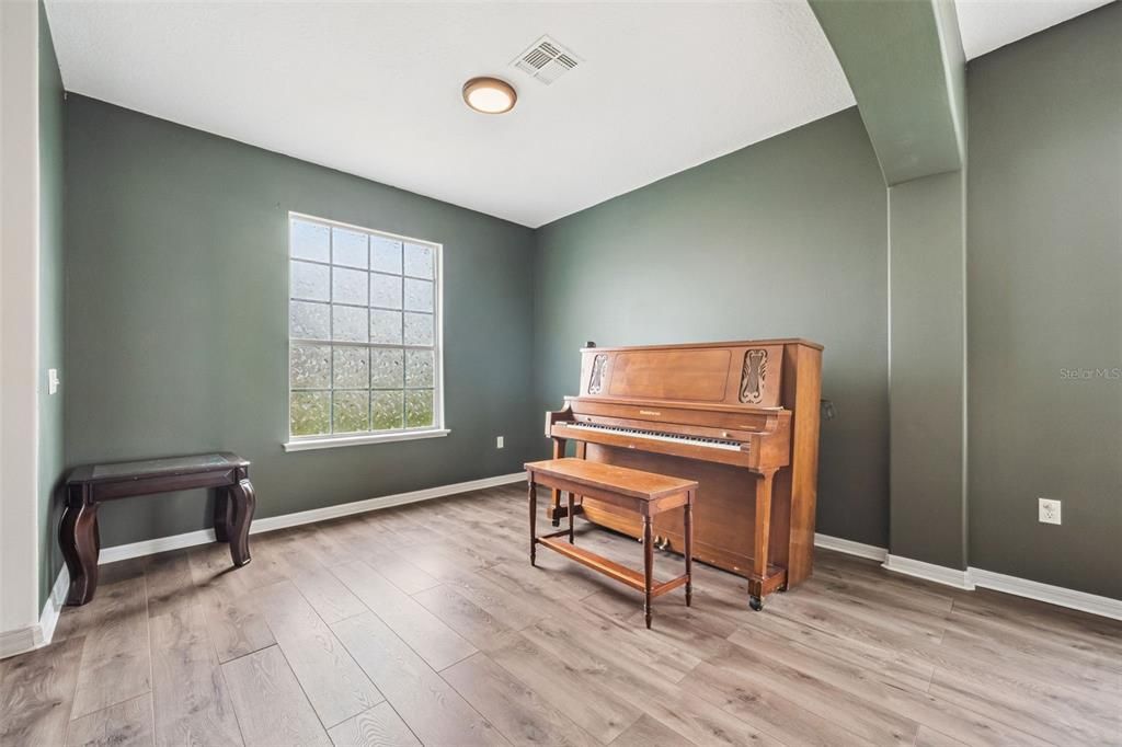 For Sale: $444,900 (4 beds, 3 baths, 3474 Square Feet)