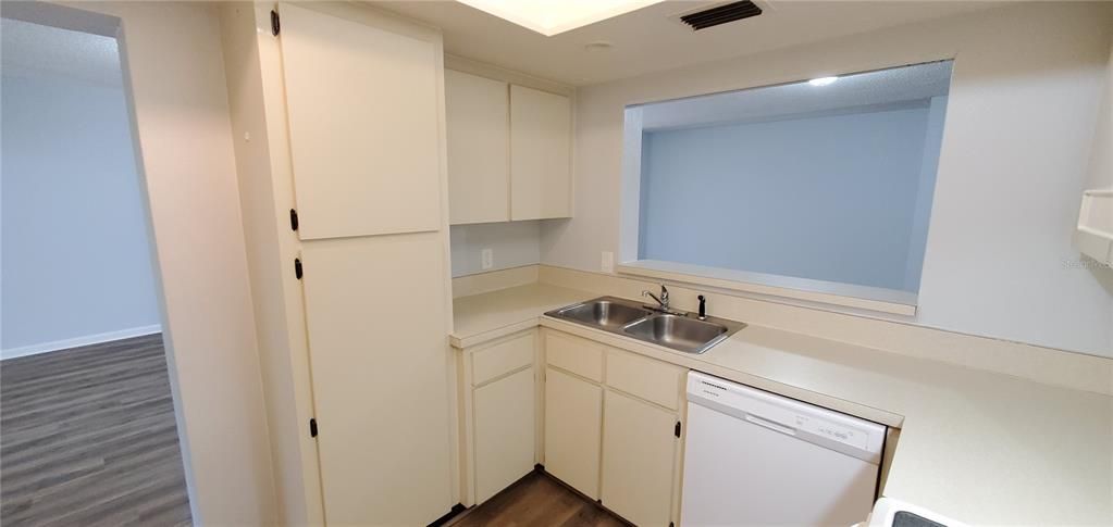 For Rent: $1,795 (2 beds, 2 baths, 1365 Square Feet)