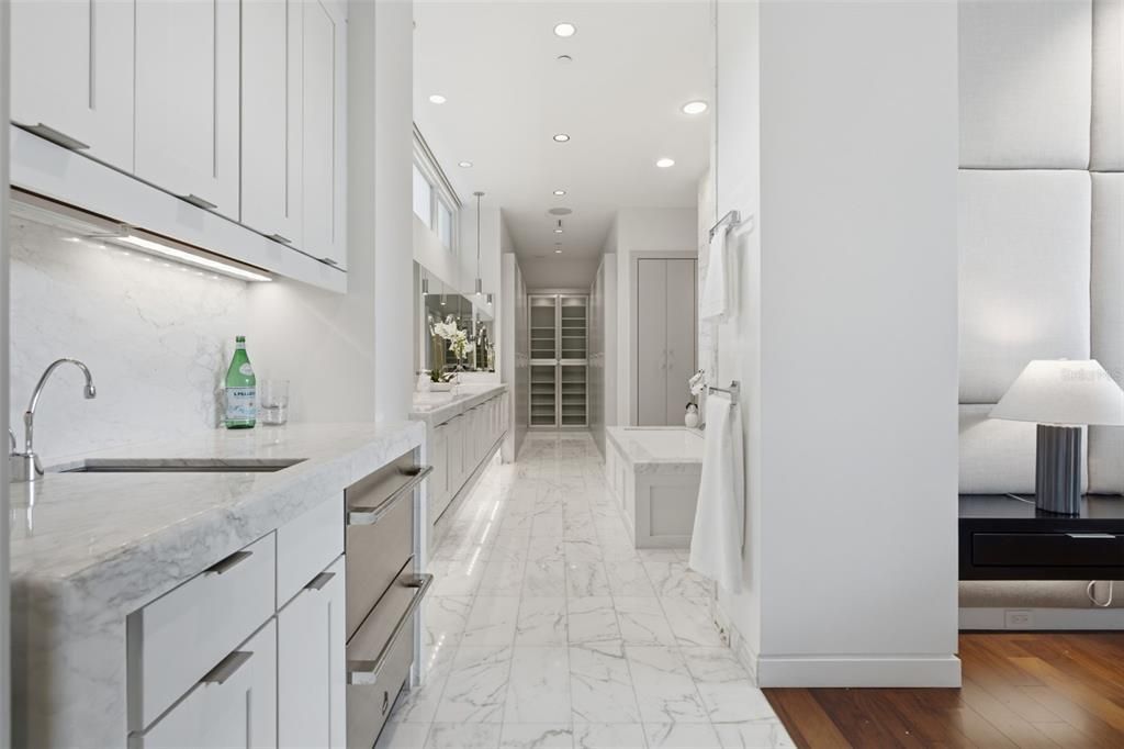 En Venta: $4,250,000 (4 camas, 4 baños, 4431 Pies cuadrados)