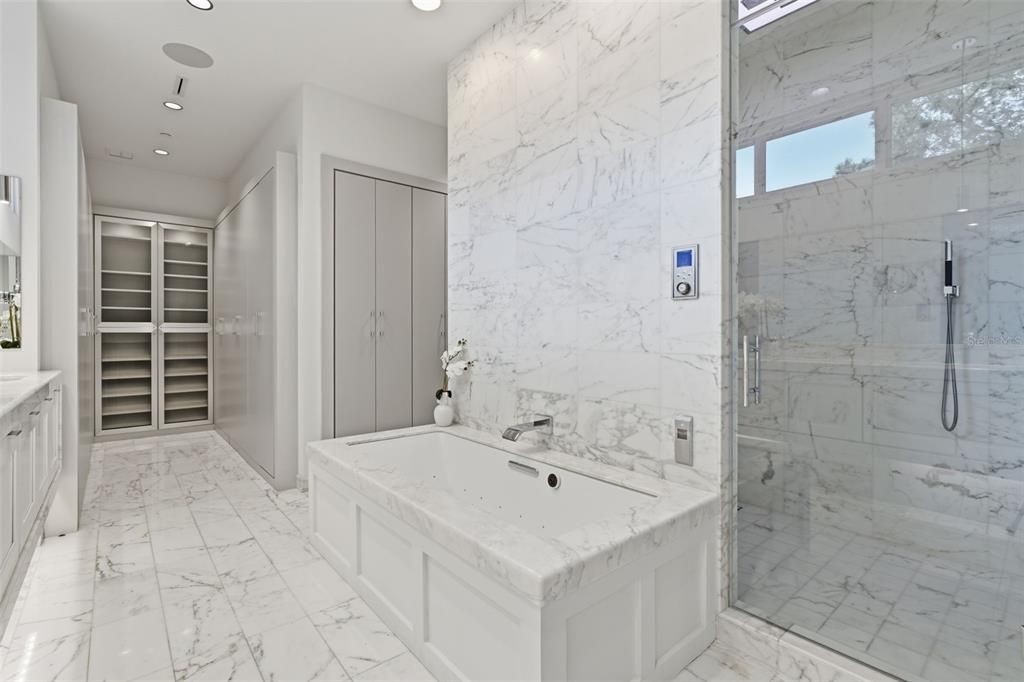 En Venta: $4,250,000 (4 camas, 4 baños, 4431 Pies cuadrados)
