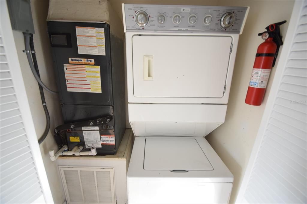 For Sale: $114,900 (2 beds, 1 baths, 662 Square Feet)