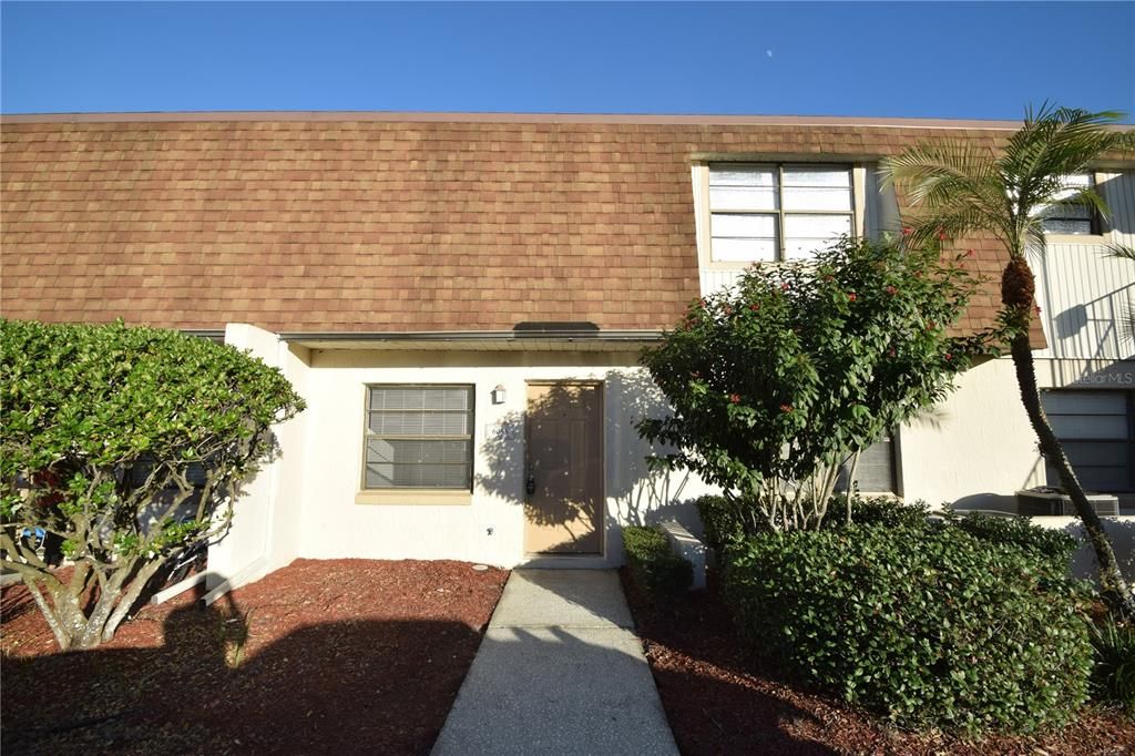 For Sale: $114,900 (2 beds, 1 baths, 662 Square Feet)