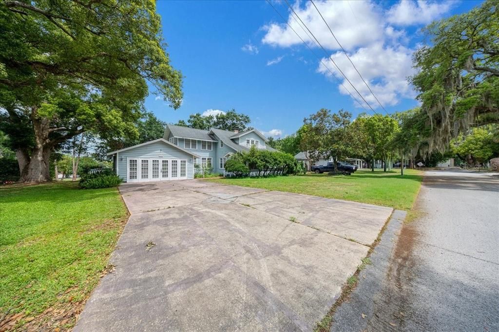 En Venta: $475,000 (3 camas, 2 baños, 2400 Pies cuadrados)