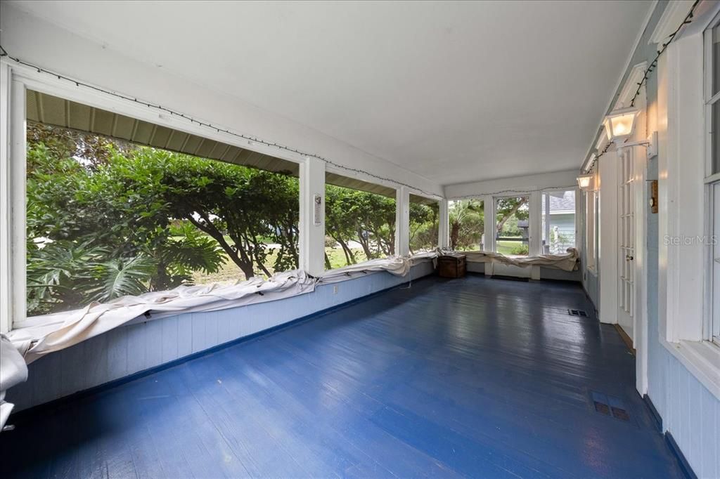 En Venta: $475,000 (3 camas, 2 baños, 2400 Pies cuadrados)