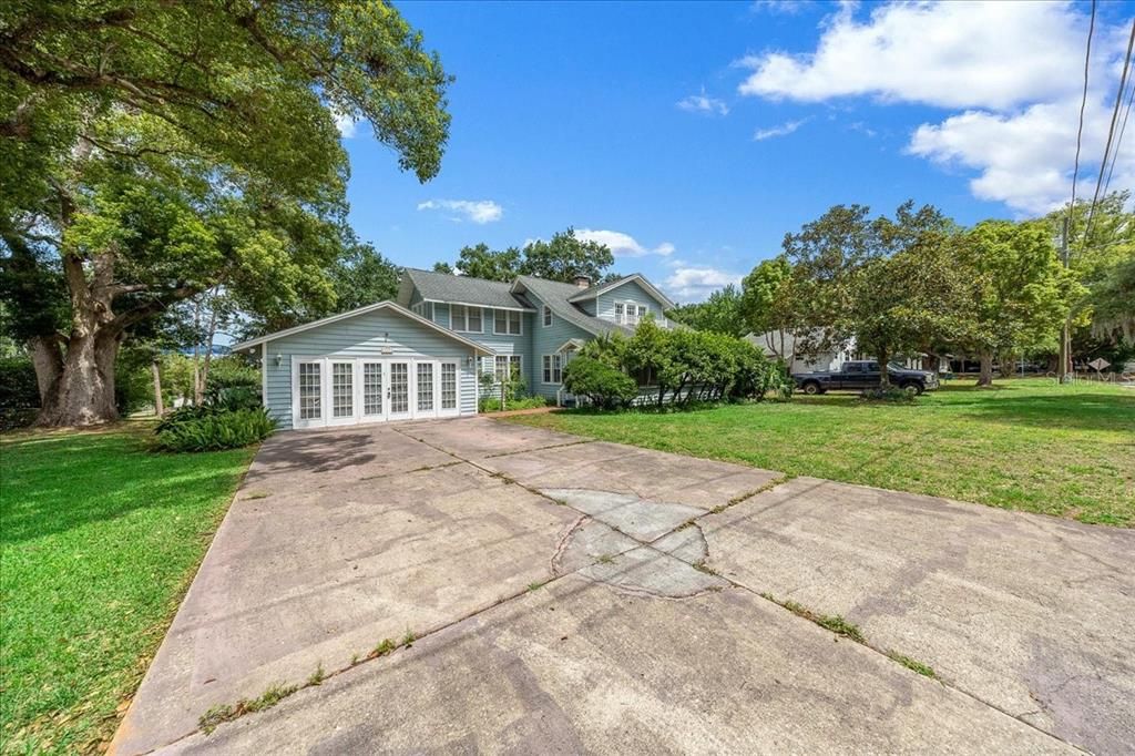 En Venta: $475,000 (3 camas, 2 baños, 2400 Pies cuadrados)