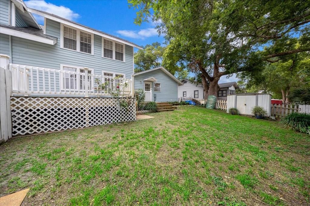 En Venta: $475,000 (3 camas, 2 baños, 2400 Pies cuadrados)