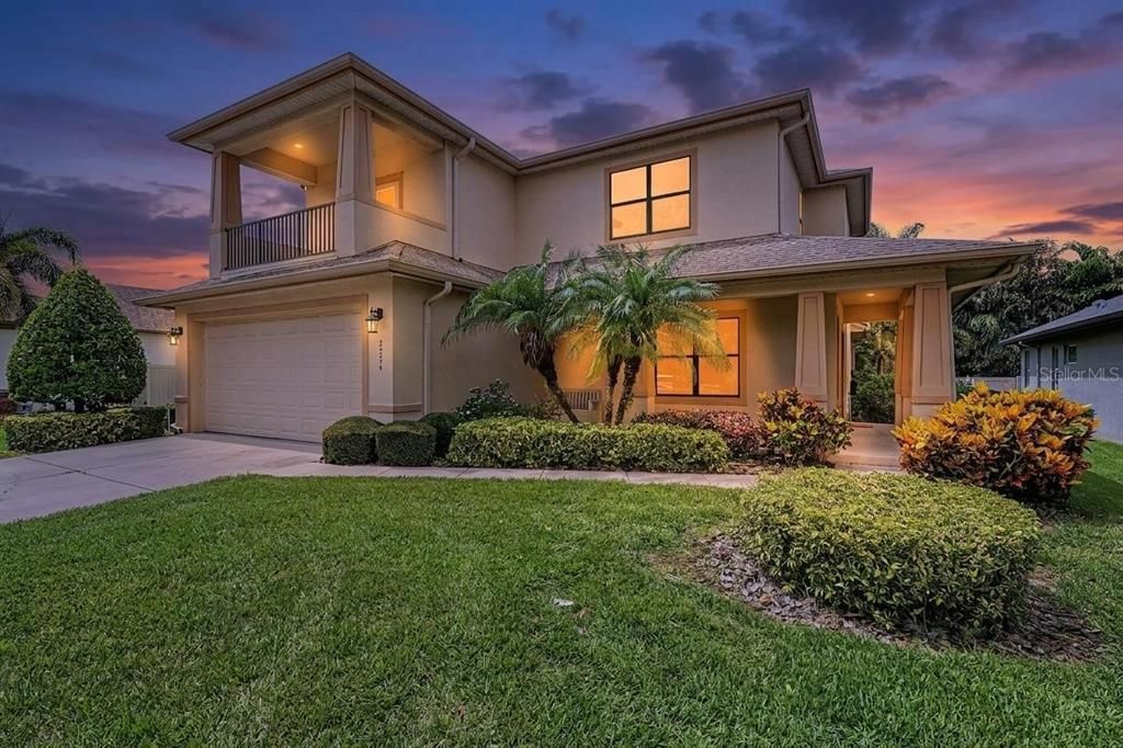 For Sale: $946,000 (5 beds, 3 baths, 3056 Square Feet)