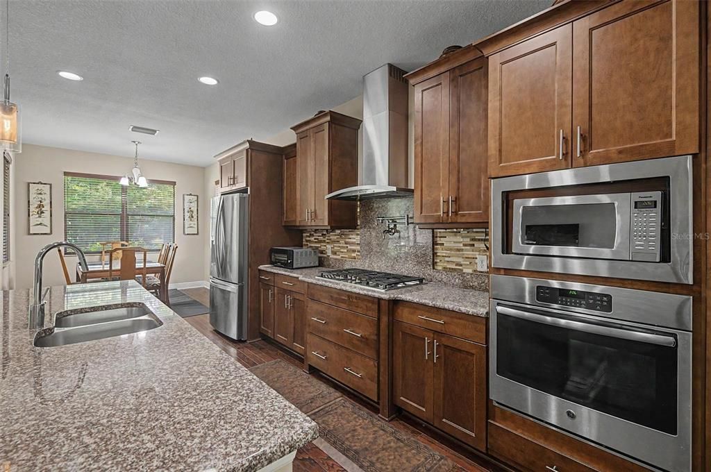 For Sale: $946,000 (5 beds, 3 baths, 3056 Square Feet)