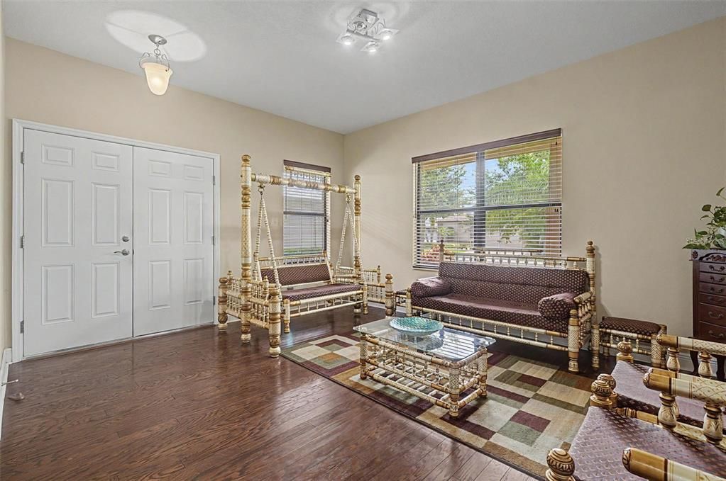 For Sale: $946,000 (5 beds, 3 baths, 3056 Square Feet)