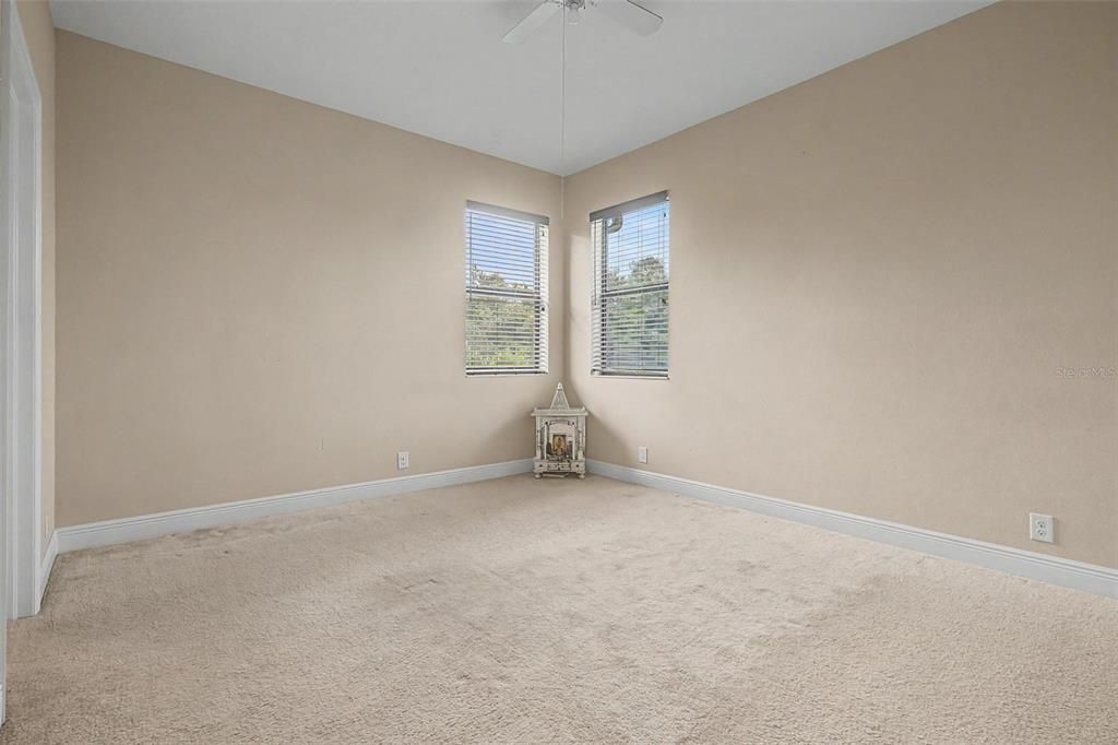 For Sale: $946,000 (5 beds, 3 baths, 3056 Square Feet)