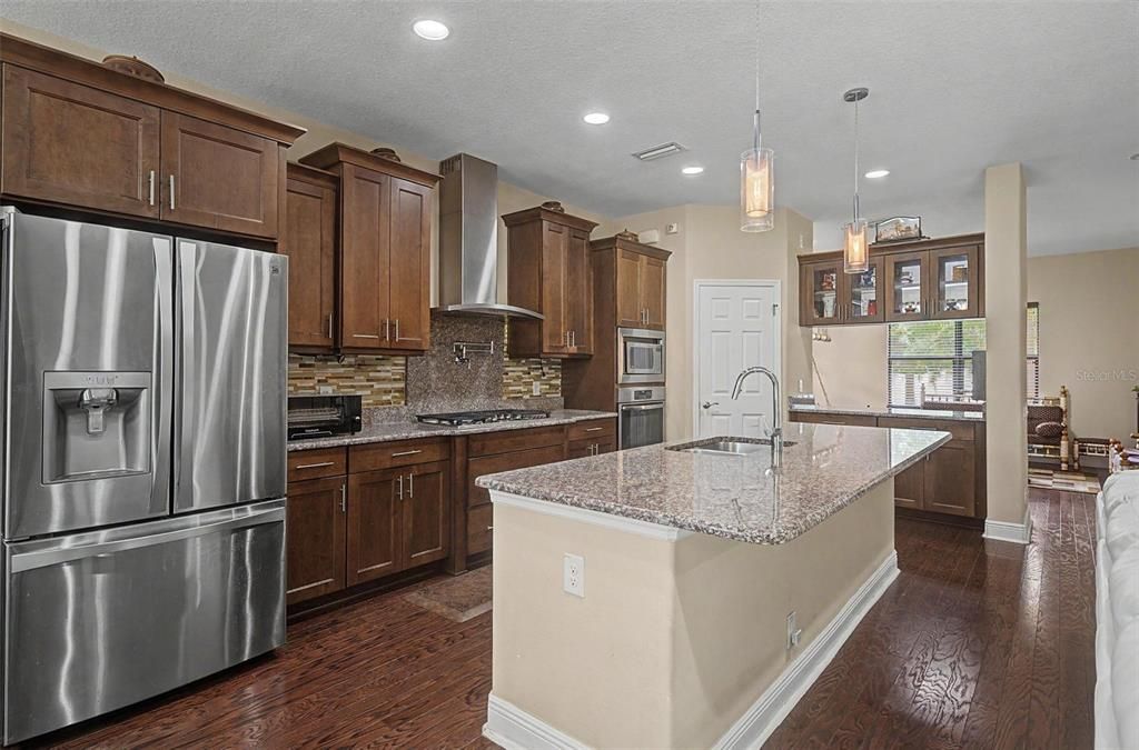 For Sale: $946,000 (5 beds, 3 baths, 3056 Square Feet)