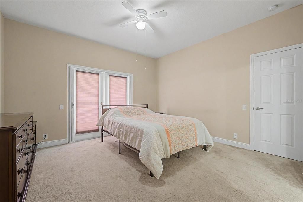 For Sale: $946,000 (5 beds, 3 baths, 3056 Square Feet)