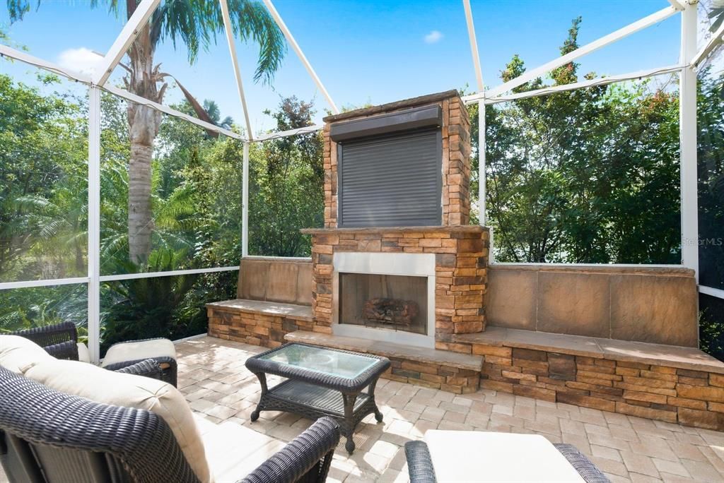 En Venta: $1,099,000 (4 camas, 4 baños, 3875 Pies cuadrados)