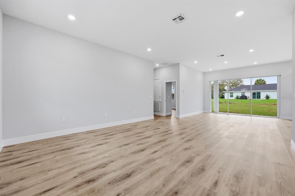 En Renta: $2,250 (4 camas, 3 baños, 1802 Pies cuadrados)