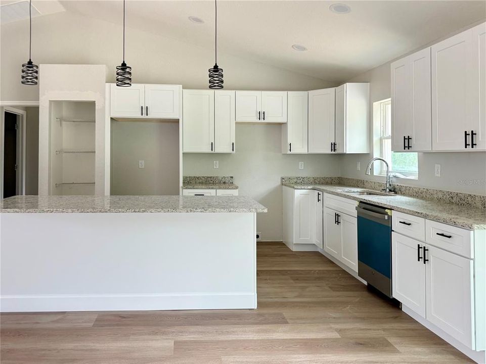 For Sale: $294,900 (3 beds, 2 baths, 1380 Square Feet)