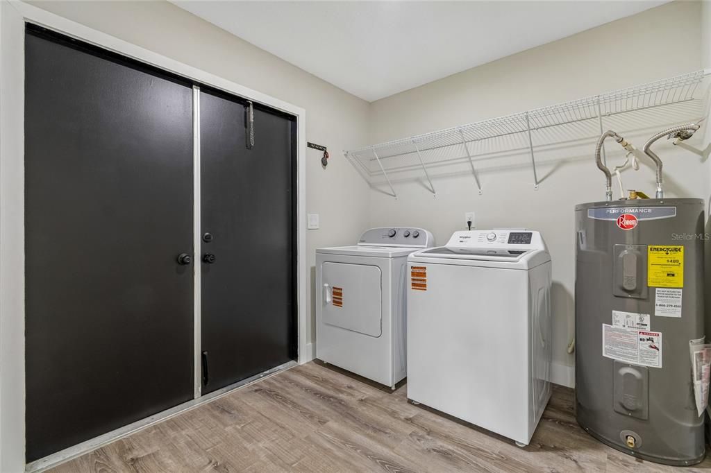 For Sale: $299,990 (2 beds, 2 baths, 1733 Square Feet)