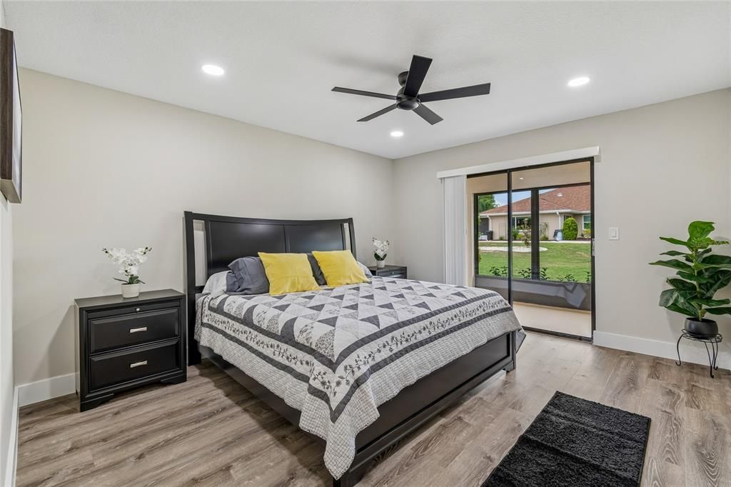 For Sale: $299,990 (2 beds, 2 baths, 1733 Square Feet)