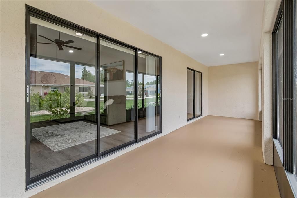 For Sale: $299,990 (2 beds, 2 baths, 1733 Square Feet)